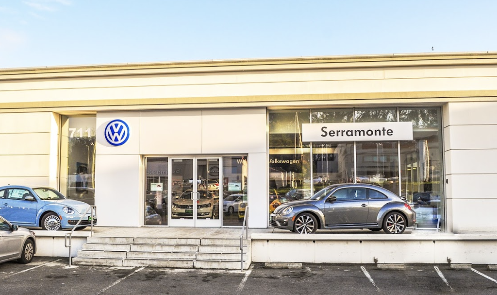 Dealership gallery photo 1